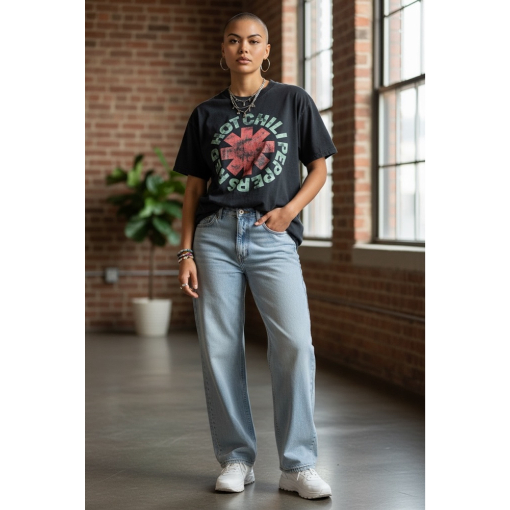 Red Hot Chili Peppers Band Tee women’s M - Picture 1 of 5